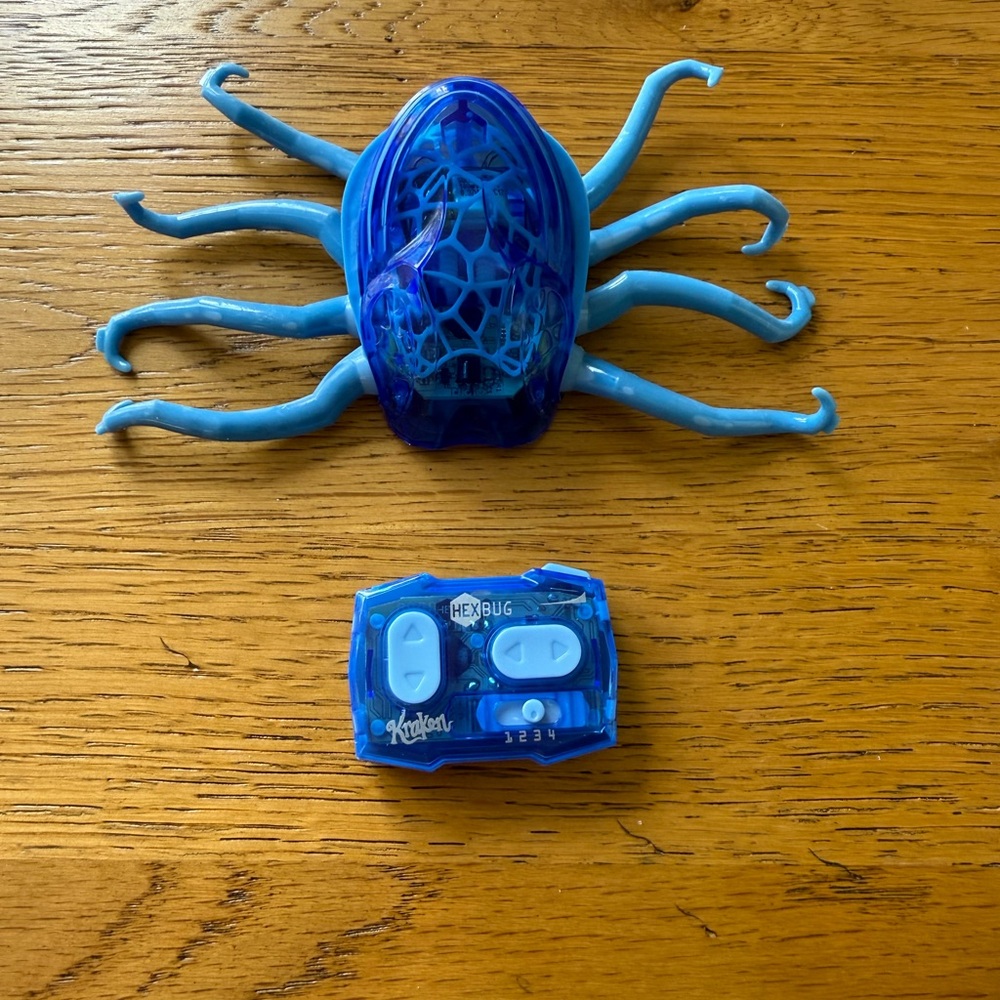 Hexbug Blue Robotic Kracken with Remote